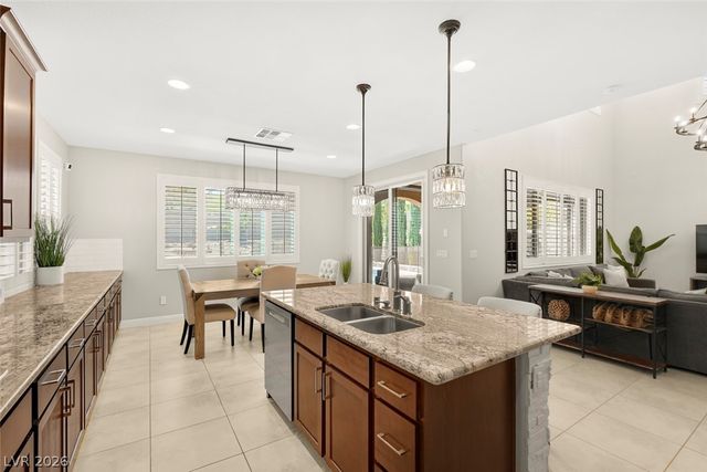 571 Signal Peak Street, Las Vegas, NV 89138