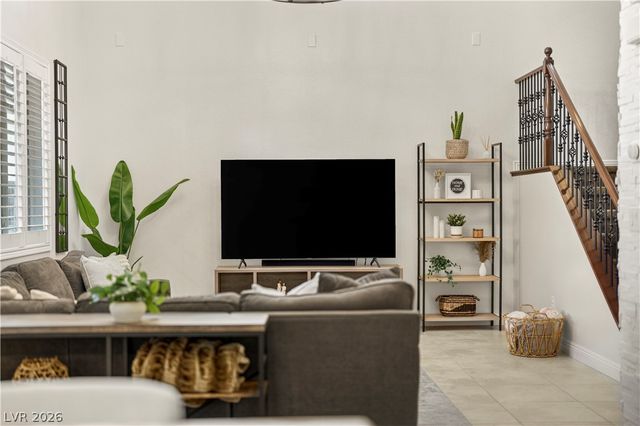571 Signal Peak Street, Las Vegas, NV 89138