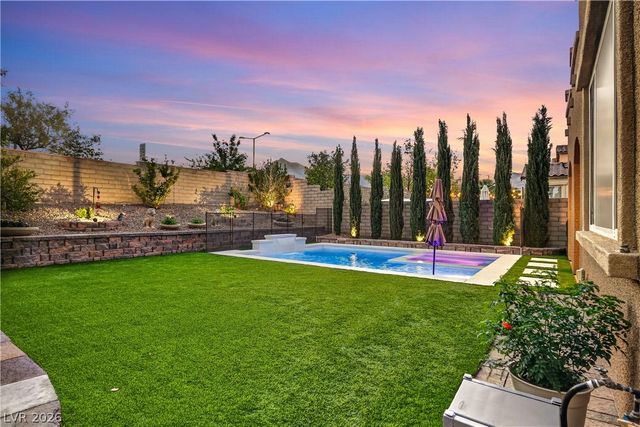 571 Signal Peak Street, Las Vegas, NV 89138