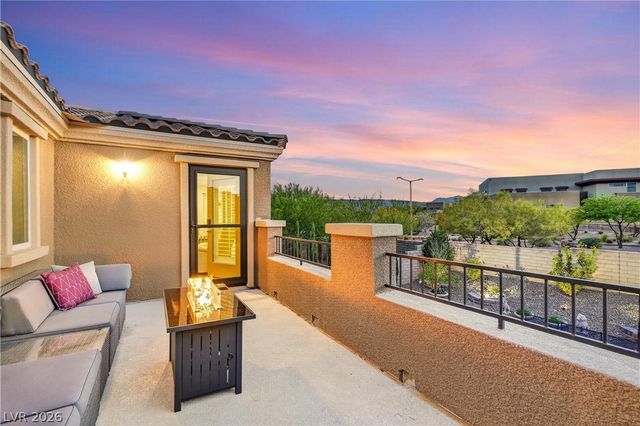 571 Signal Peak Street, Las Vegas, NV 89138