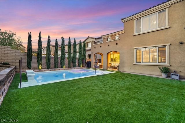 571 Signal Peak Street, Las Vegas, NV 89138