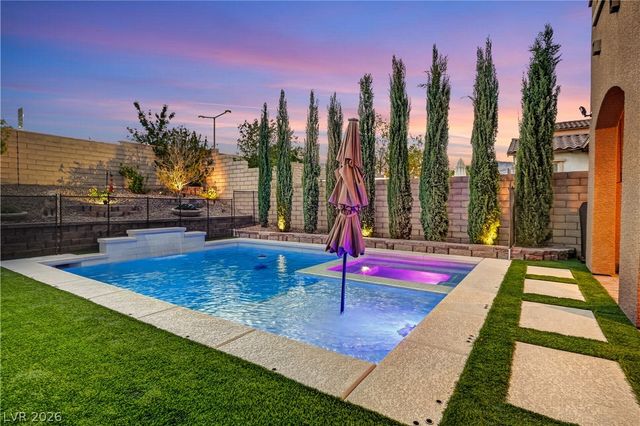 571 Signal Peak Street, Las Vegas, NV 89138