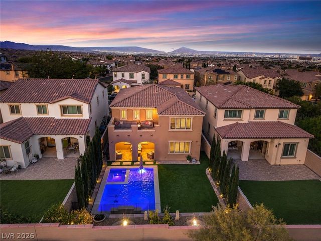 571 Signal Peak Street, Las Vegas, NV 89138