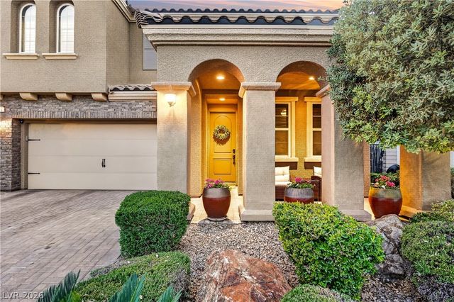 571 Signal Peak Street, Las Vegas, NV 89138
