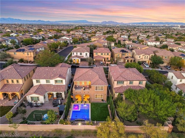 571 Signal Peak Street, Las Vegas, NV 89138