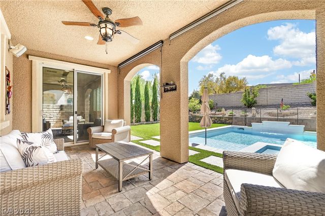 571 Signal Peak Street, Las Vegas, NV 89138