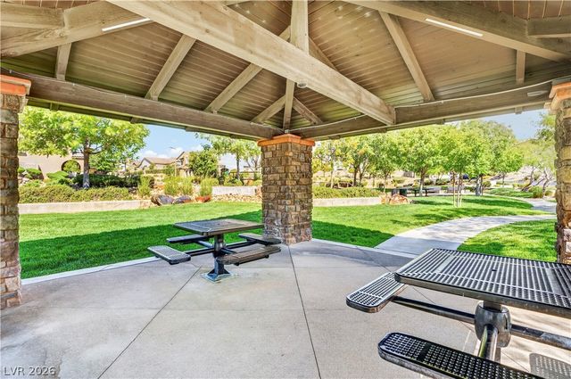 571 Signal Peak Street, Las Vegas, NV 89138