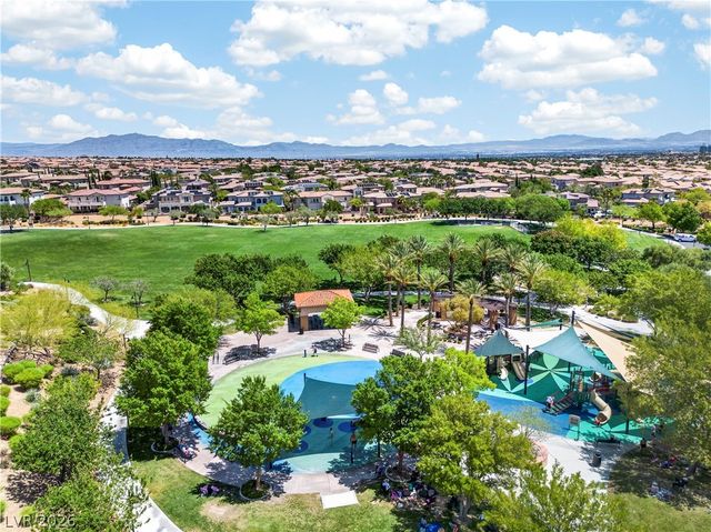 571 Signal Peak Street, Las Vegas, NV 89138