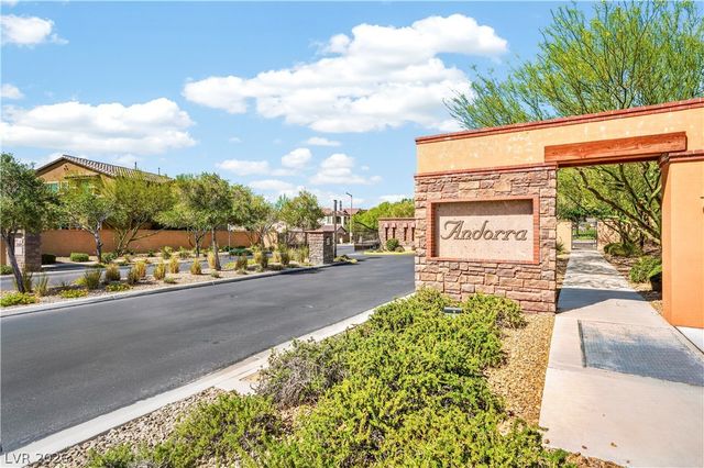 571 Signal Peak Street, Las Vegas, NV 89138