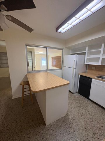 422 S Arnold Avenue, Lantana, FL 33462