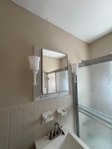 422 S Arnold Avenue, Lantana, FL 33462