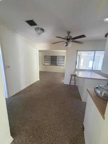 422 S Arnold Avenue, Lantana, FL 33462