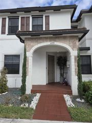 11135 W 32nd Ln, Hialeah, FL 33018