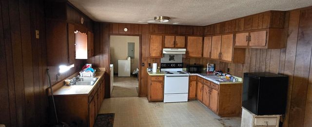 2260 HEBRON RD, Middleton, TN 38052