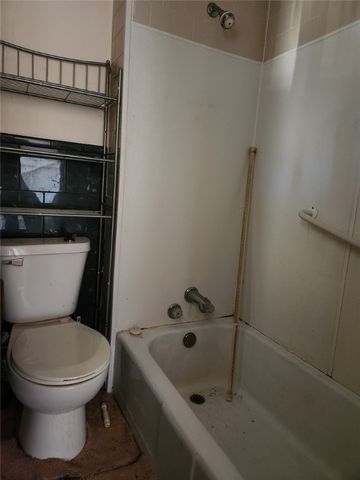 201 2nd St, City Of But Ne, PA 16001