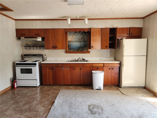 201 2nd St, City Of But Ne, PA 16001