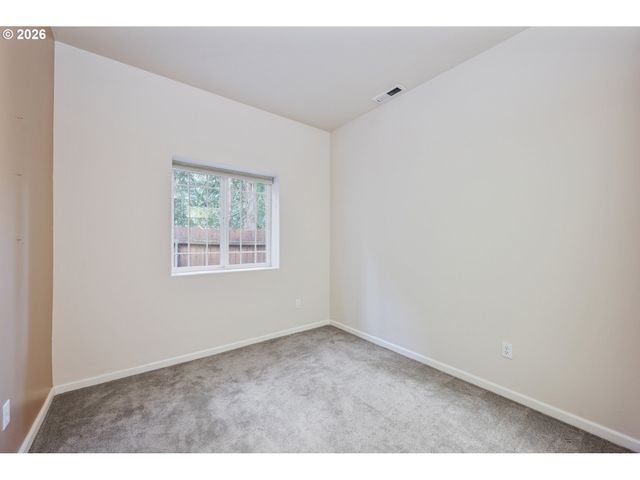 245 W ST JAMES Pl, Longview, WA 98632