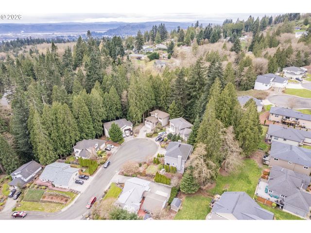 245 W ST JAMES Pl, Longview, WA 98632