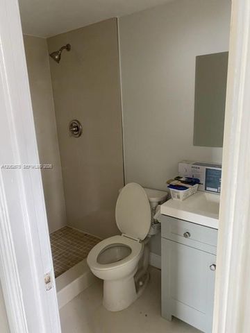 35 NE 13th Street 1, Fort Lauderdale, FL 33304