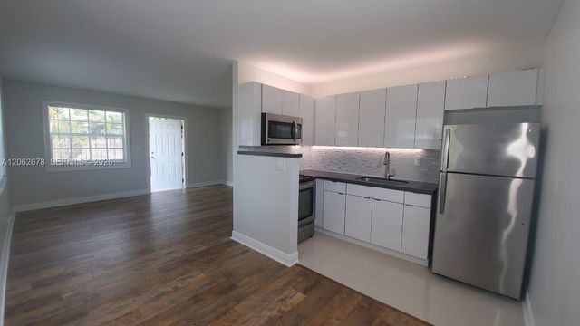 35 NE 13th Street 1, Fort Lauderdale, FL 33304