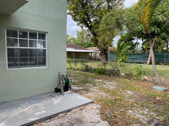 35 NE 13th Street 1, Fort Lauderdale, FL 33304