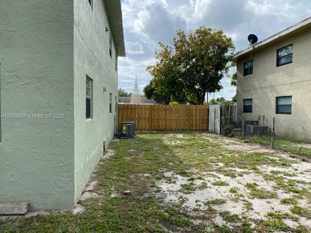 35 NE 13th Street 1, Fort Lauderdale, FL 33304