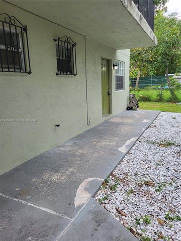 35 NE 13th Street 1, Fort Lauderdale, FL 33304