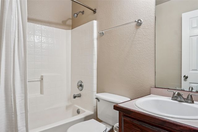 106 Owen Way, Waxahachie, TX 75165