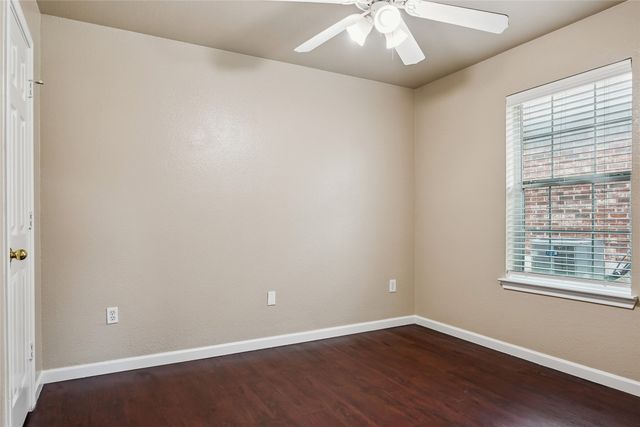 106 Owen Way, Waxahachie, TX 75165