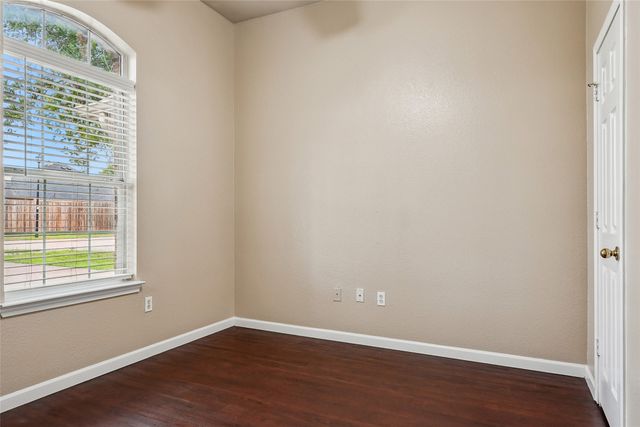 106 Owen Way, Waxahachie, TX 75165