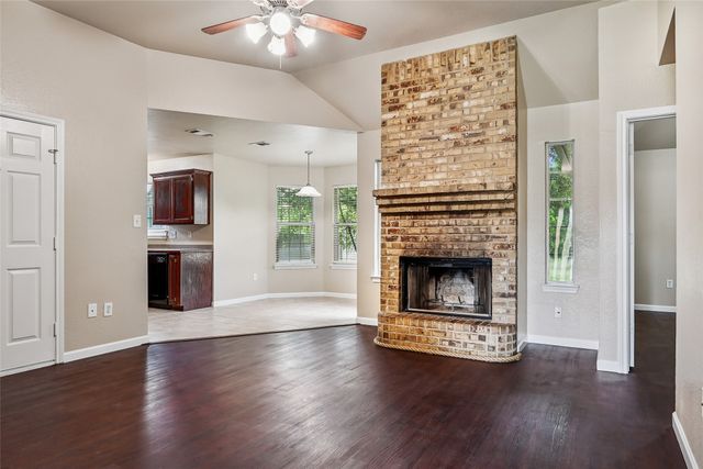 106 Owen Way, Waxahachie, TX 75165