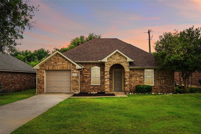 106 Owen Way, Waxahachie, TX 75165