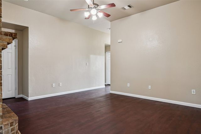 106 Owen Way, Waxahachie, TX 75165