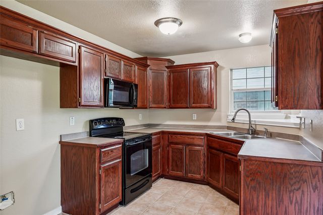 106 Owen Way, Waxahachie, TX 75165