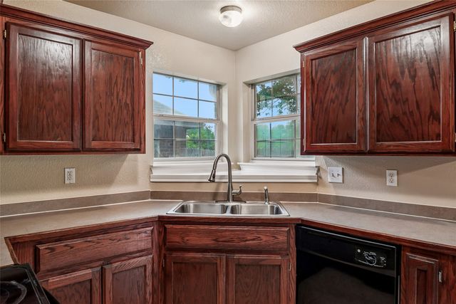 106 Owen Way, Waxahachie, TX 75165