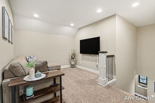 8232 Park West Drive, Jenison, MI 49428