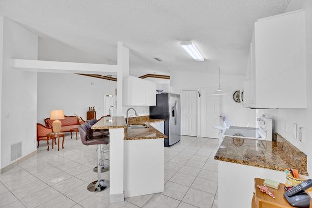 206 10th Court, Vero Beach, FL 32962