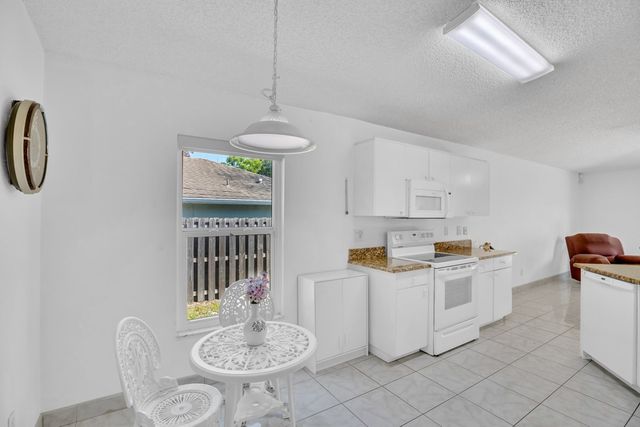 206 10th Court, Vero Beach, FL 32962
