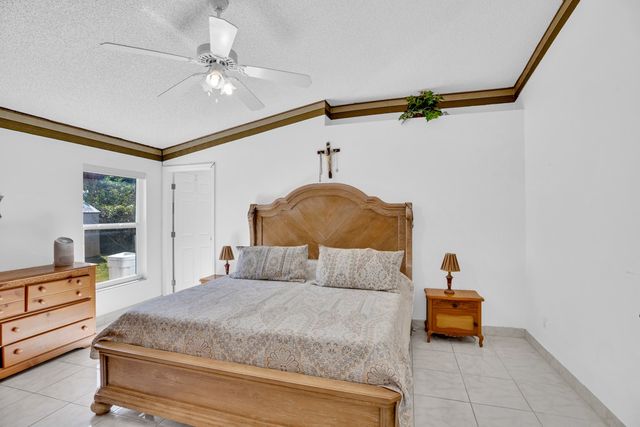 206 10th Court, Vero Beach, FL 32962