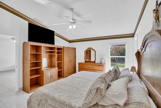 206 10th Court, Vero Beach, FL 32962