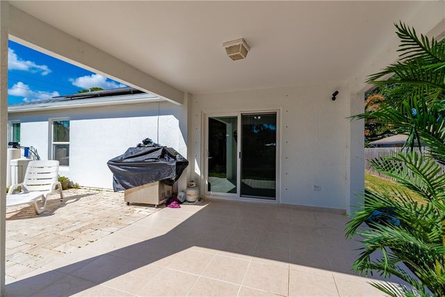 206 10th Court, Vero Beach, FL 32962