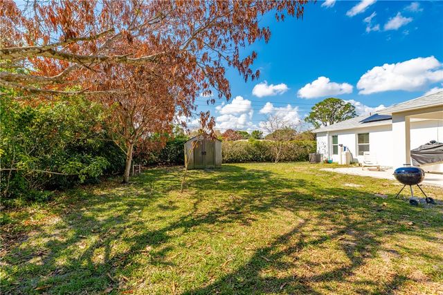 206 10th Court, Vero Beach, FL 32962