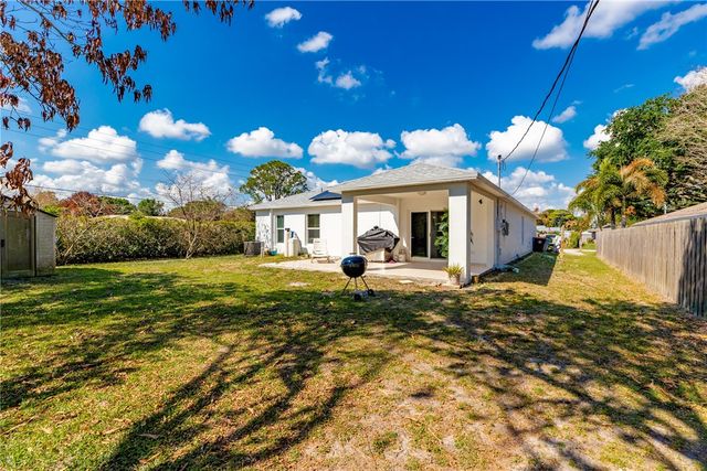 206 10th Court, Vero Beach, FL 32962