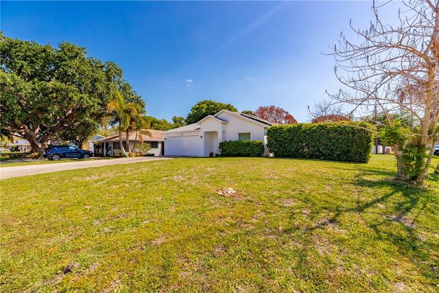 206 10th Court, Vero Beach, FL 32962