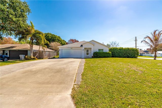 206 10th Court, Vero Beach, FL 32962