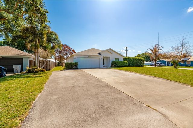 206 10th Court, Vero Beach, FL 32962