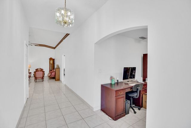 206 10th Court, Vero Beach, FL 32962