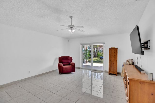 206 10th Court, Vero Beach, FL 32962