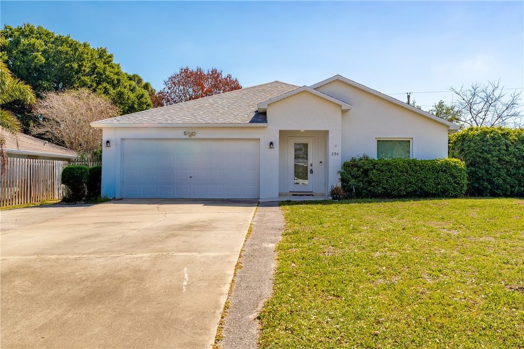 206 10th Court, Vero Beach, FL 32962