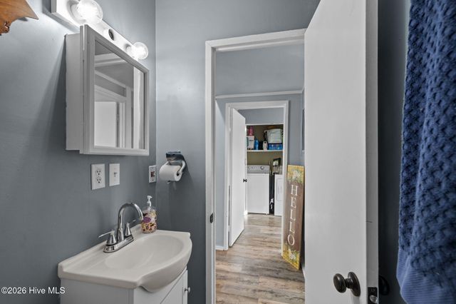 1768 Highway 24, Newport, NC 28570